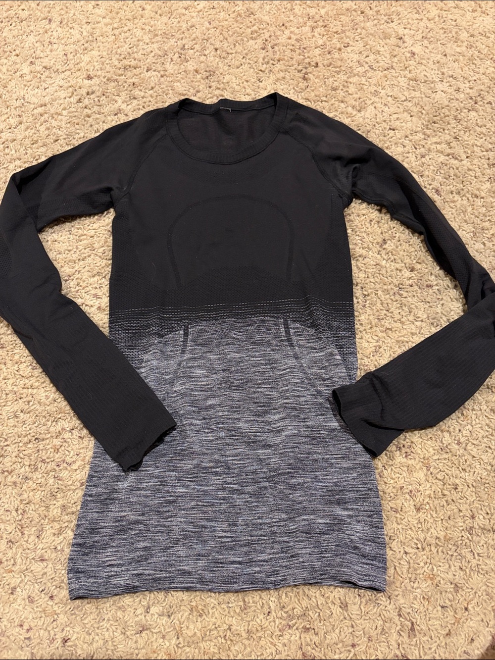 Women’s Lululemon Seamless Long Sleeve Ombre Performance Top - Black & Gray